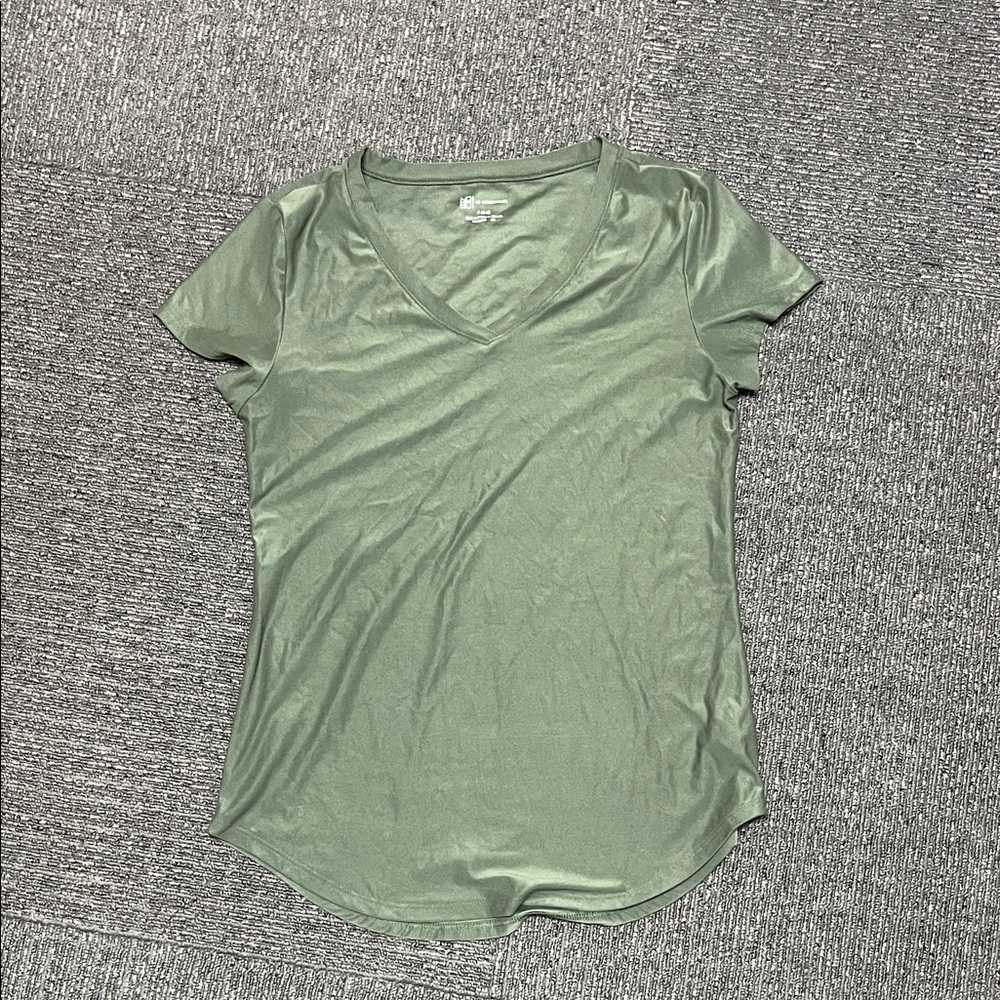 Women’s V-Neck Short Sleeve Top - Olive Green